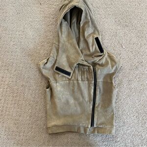 Dorawyn beige hooded vest